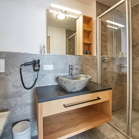 Wiesl 아파트호텔 4*