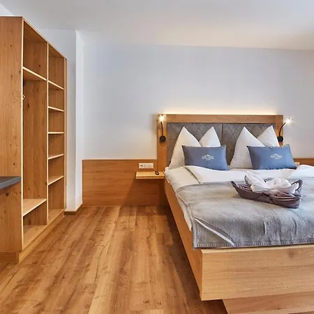 Wiesl 아파트호텔 4*