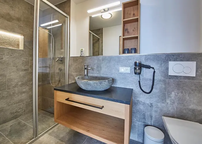 Wiesl ザールバッハ・ヒンターグレム