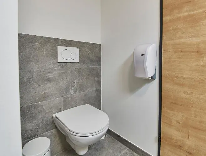 Wiesl アパートホテル 4*