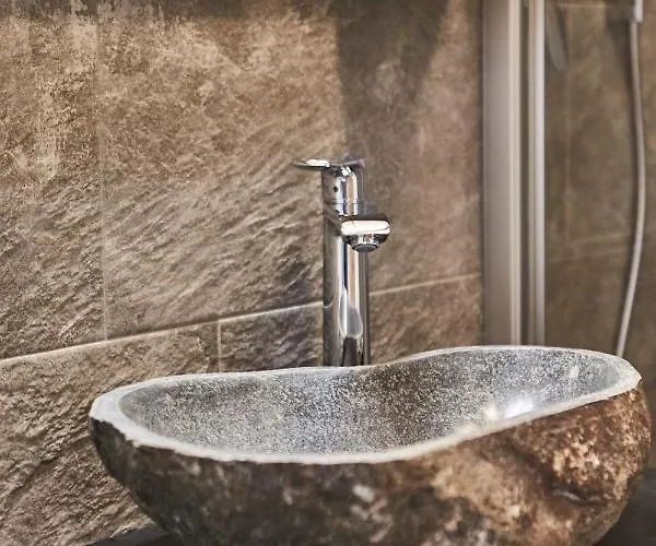 Wiesl アパートホテル 4*